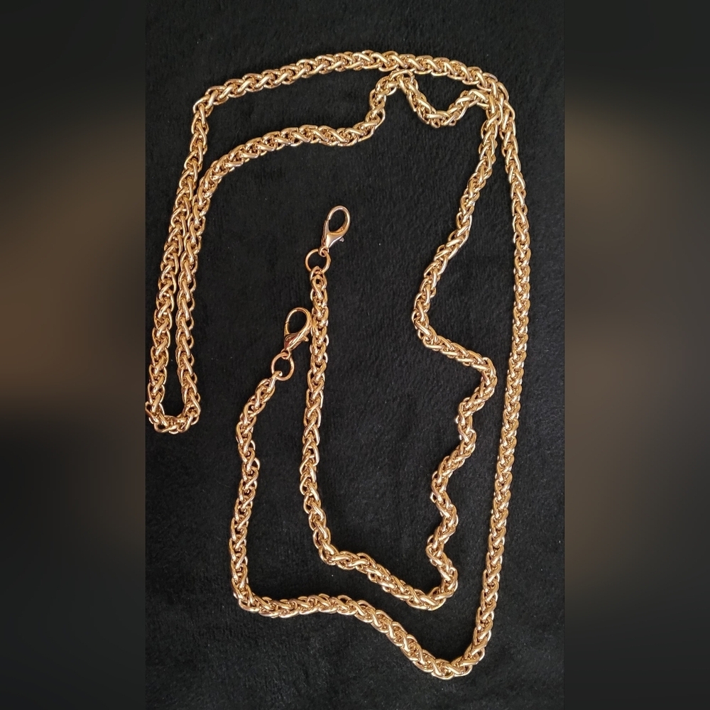 Elegant Gold and Silver Clutch - Picture 8 of 15